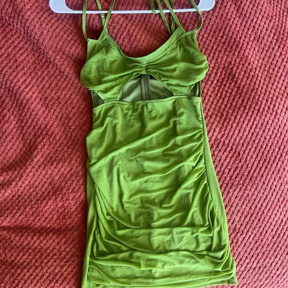 PrettyLittleThing Green Ruched Cut Out Mini Dress - Picture 2 of 3